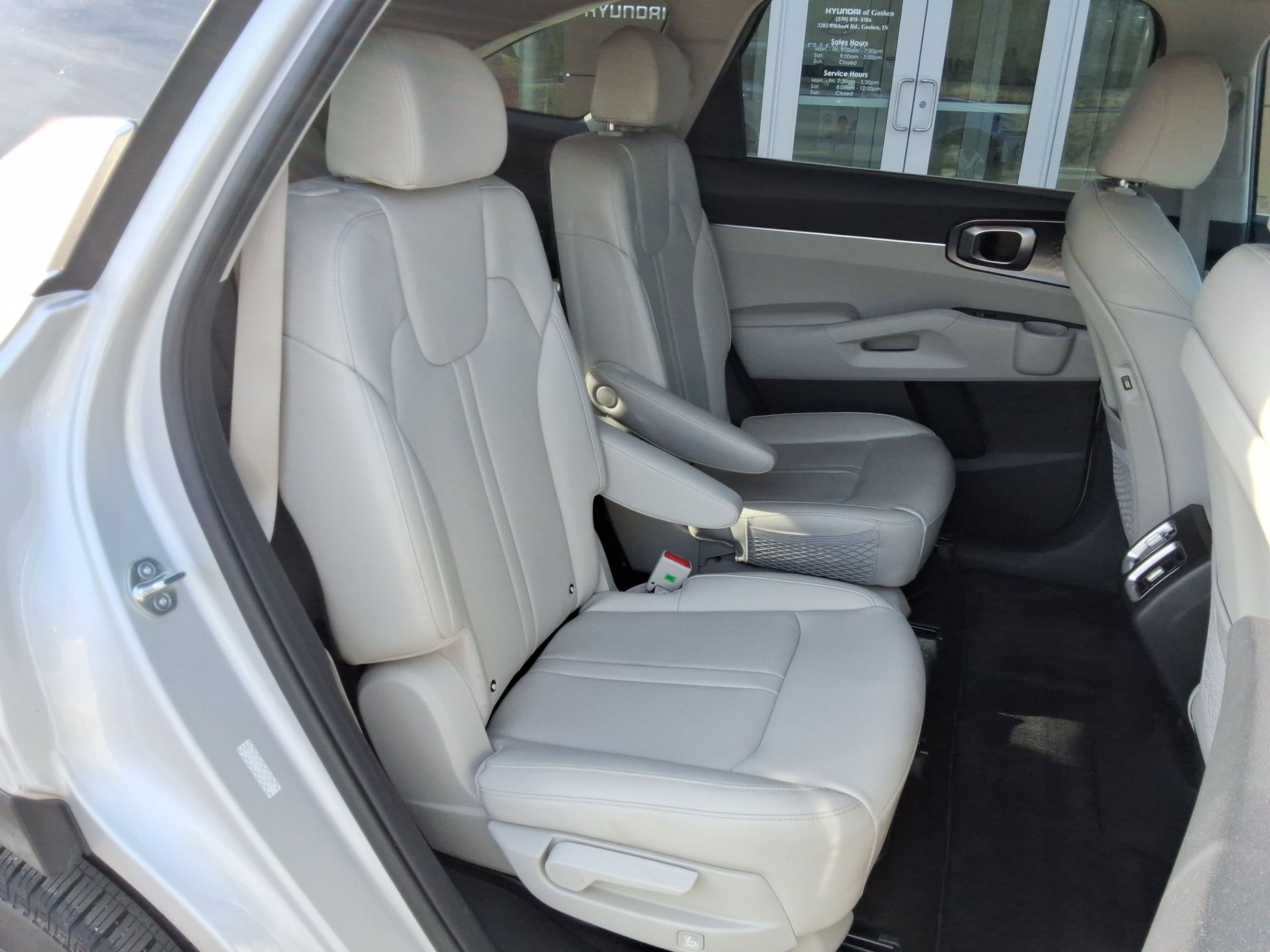 Used 2023 Kia Sorento EX image 31