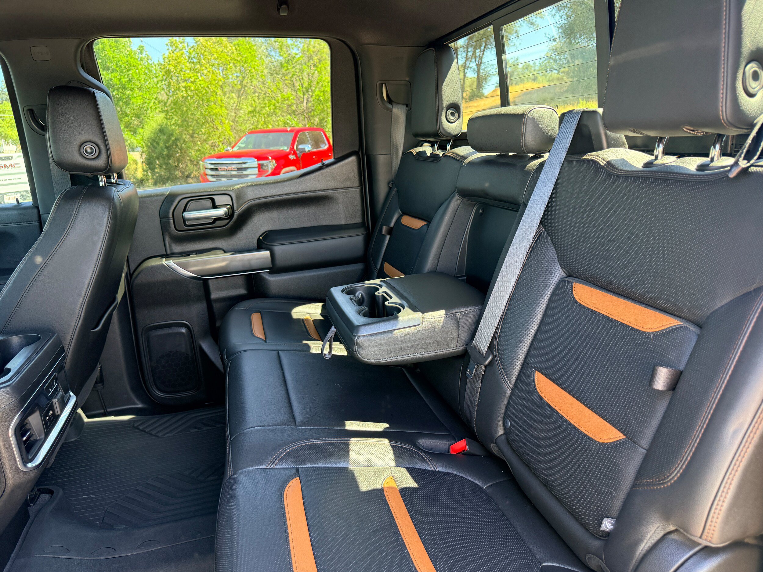Used 2020 GMC Sierra 1500 AT4 w/ AT4 Premium Package AWD/4WD image 11