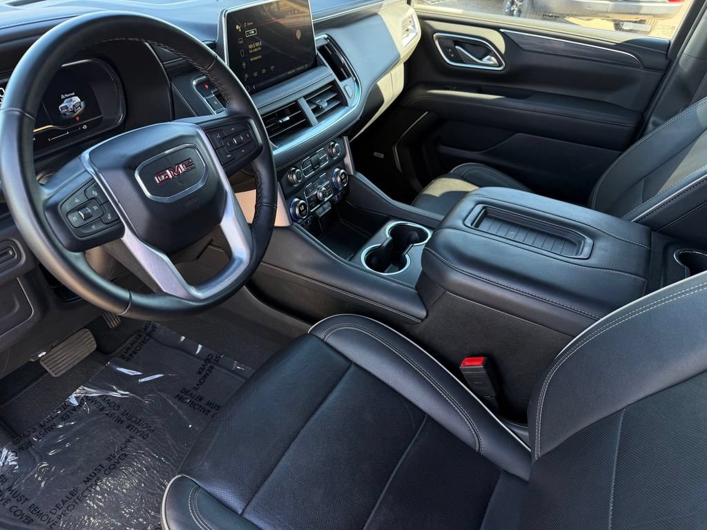 Used 2024 GMC Yukon SLT w/ SLT Luxury Package RWD image 16
