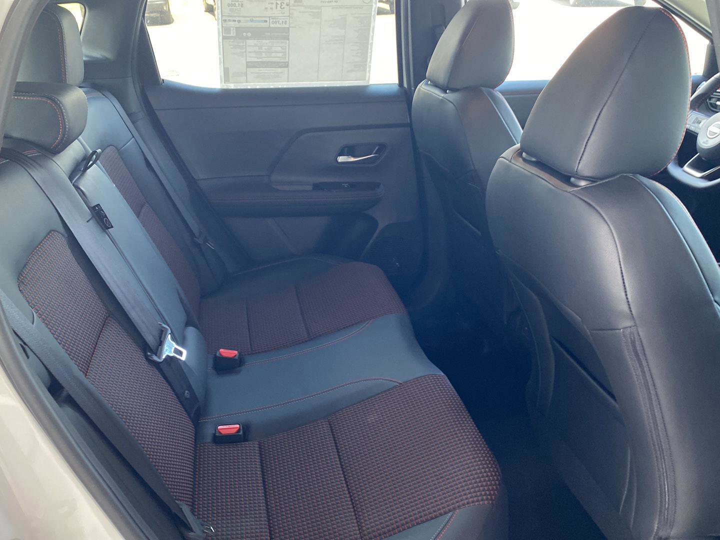 Used 2025 Nissan Kicks SR FWD image 26