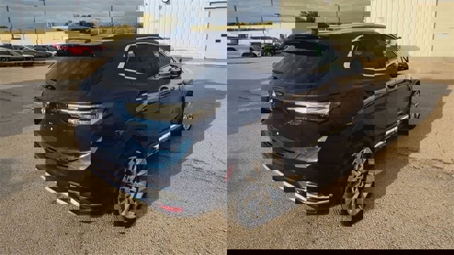 Used 2023 Buick Envision Avenir image 42