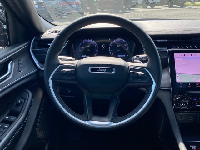 Used 2025 Jeep Grand Cherokee L Limited w/ Luxury Tech Group II AWD/4WD image 30