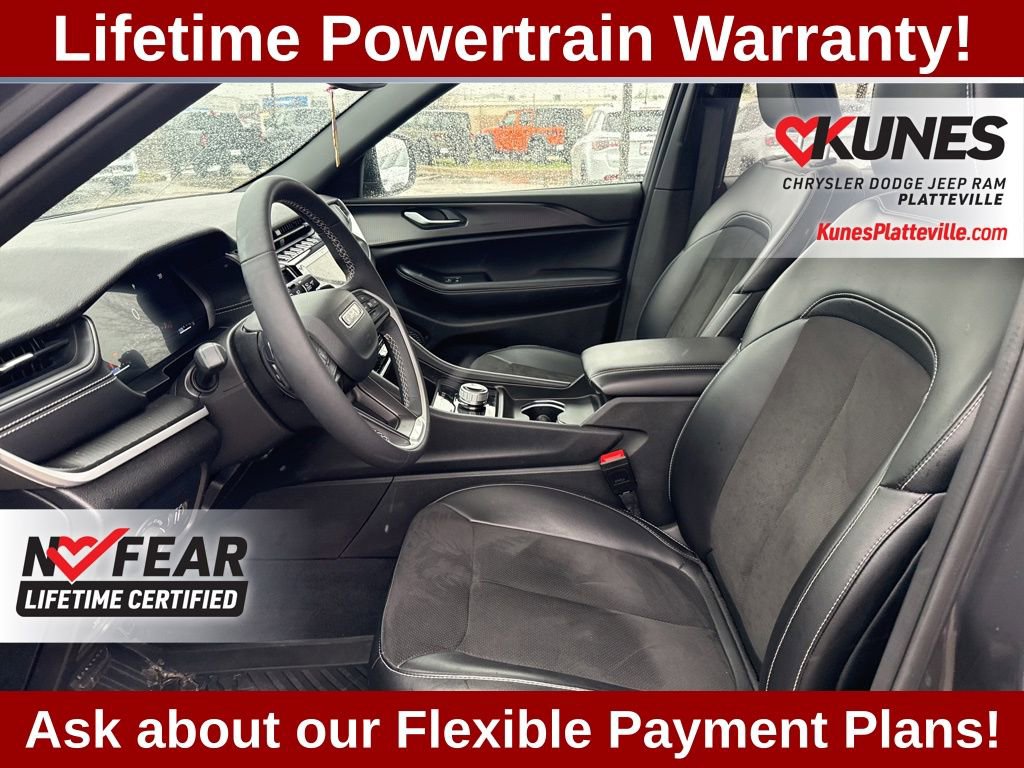 Used 2023 Jeep Grand Cherokee Altitude AWD/4WD image 13
