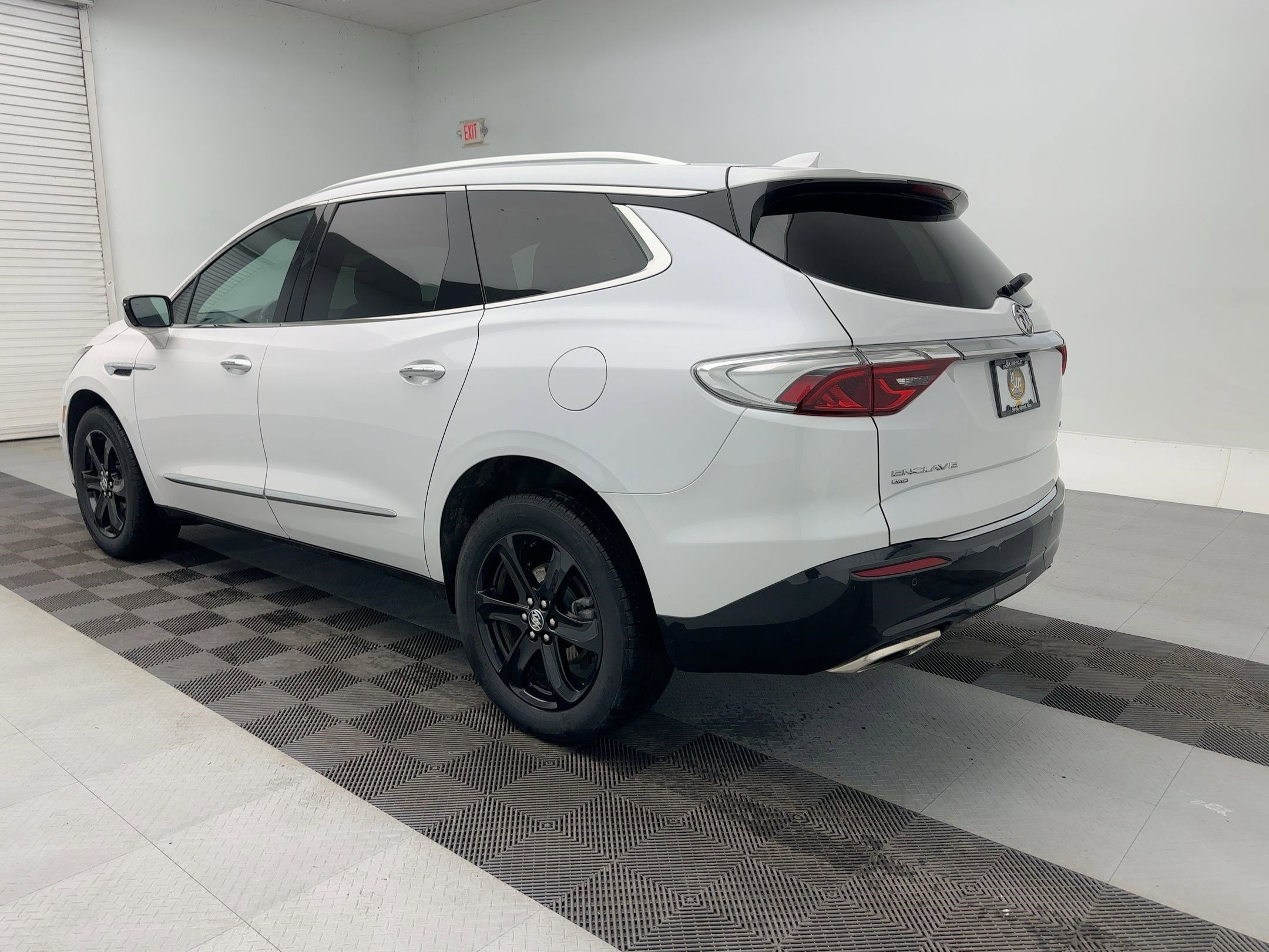 Used 2024 Buick Enclave Essence w/ Experience Buick Package image 3