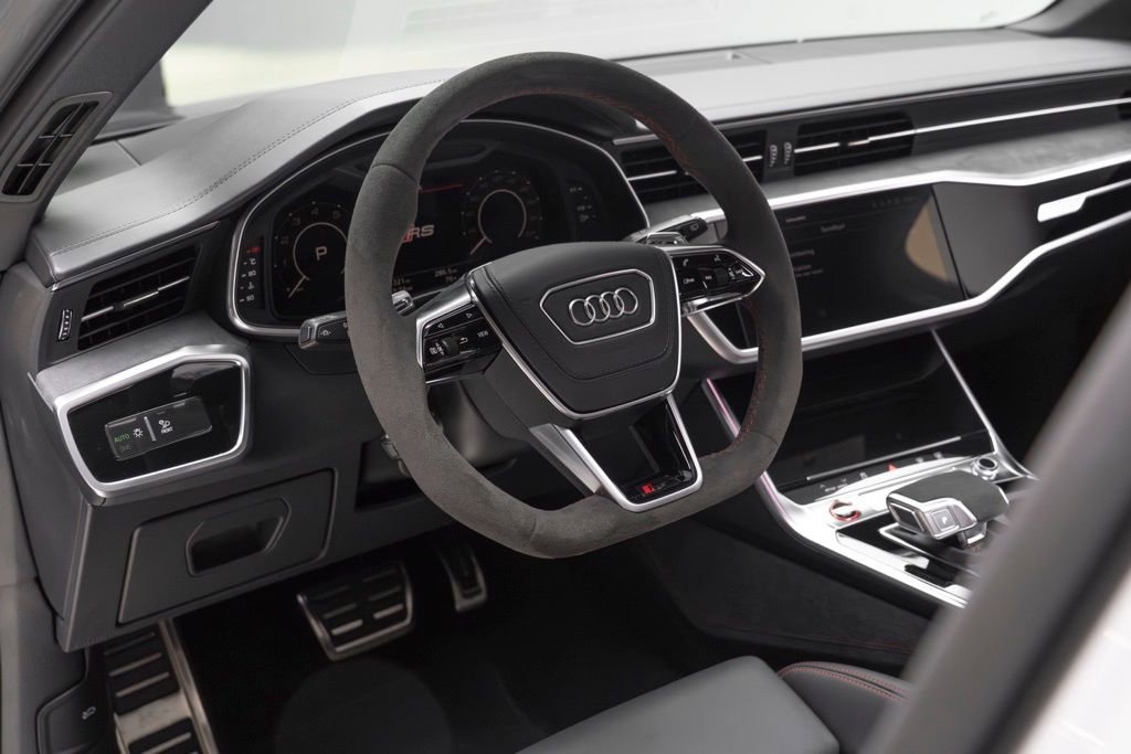 Used 2025 Audi RS 6 performance image 12