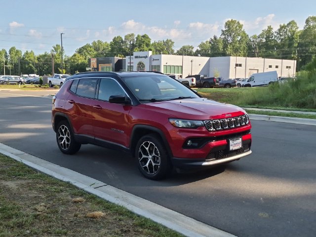 Used 2024 Jeep Compass Limited AWD/4WD image 15