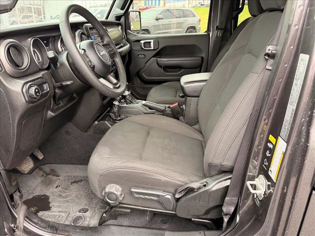 Used 2023 Jeep Gladiator Sport image 12