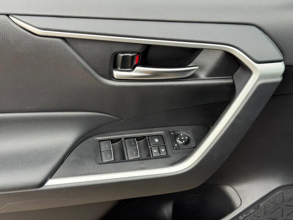 Certified 2024 Toyota RAV4 XLE FWD image 21