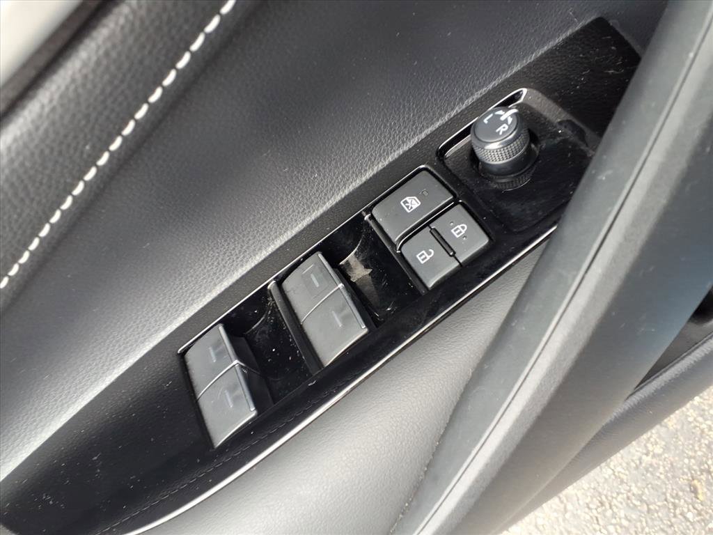 Used 2022 Toyota Corolla SE FWD image 16