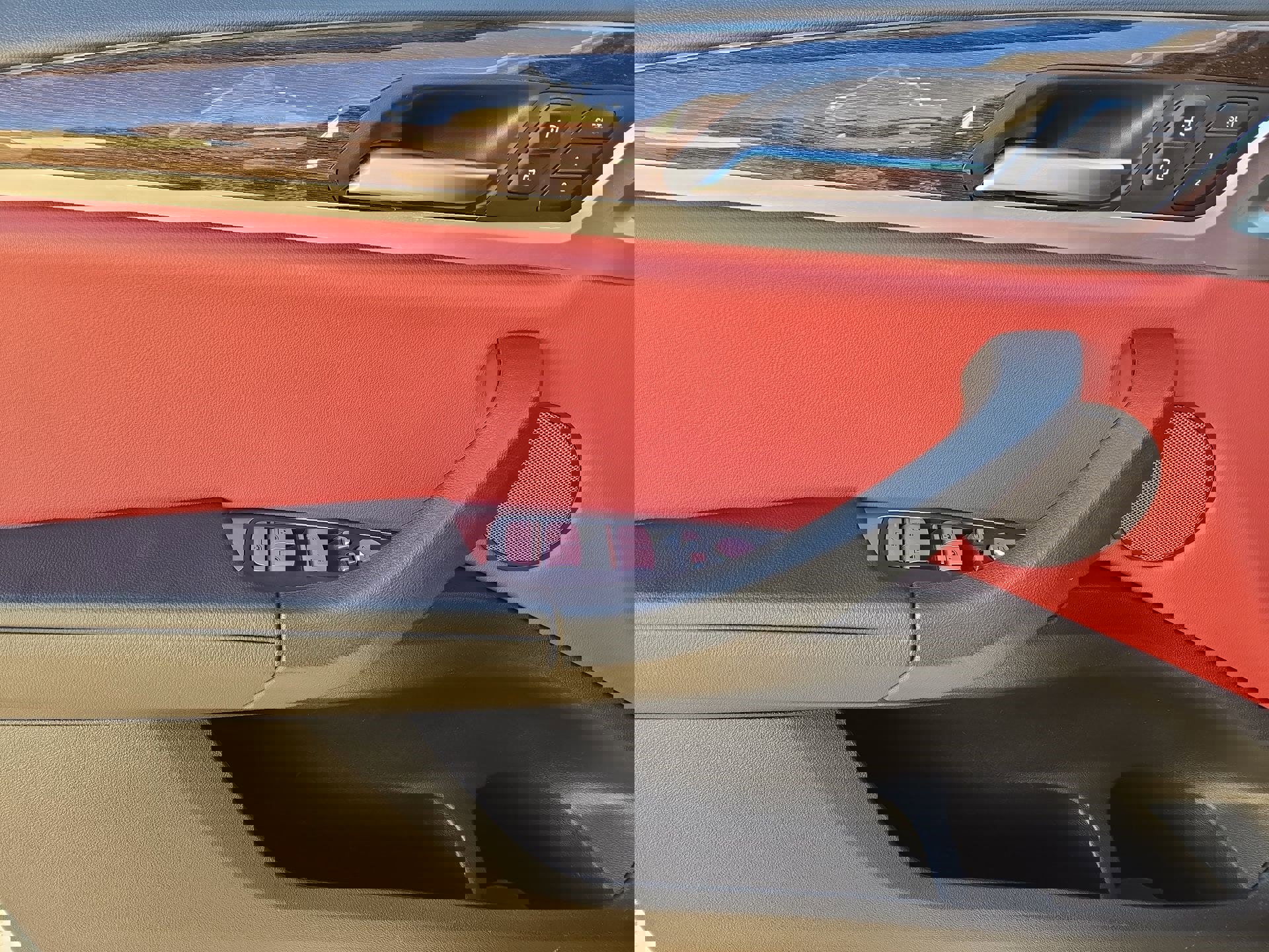 Certified 2023 BMW X4 xDrive30i w/ Premium Package image 15