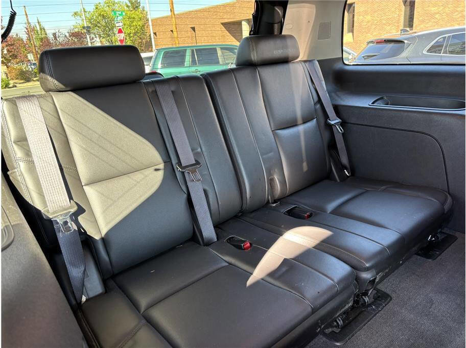 Used 2011 Chevrolet Tahoe LTZ image 15