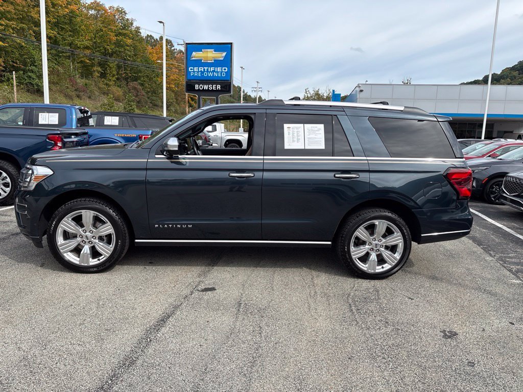 Used 2024 Ford Expedition Platinum AWD/4WD image 2