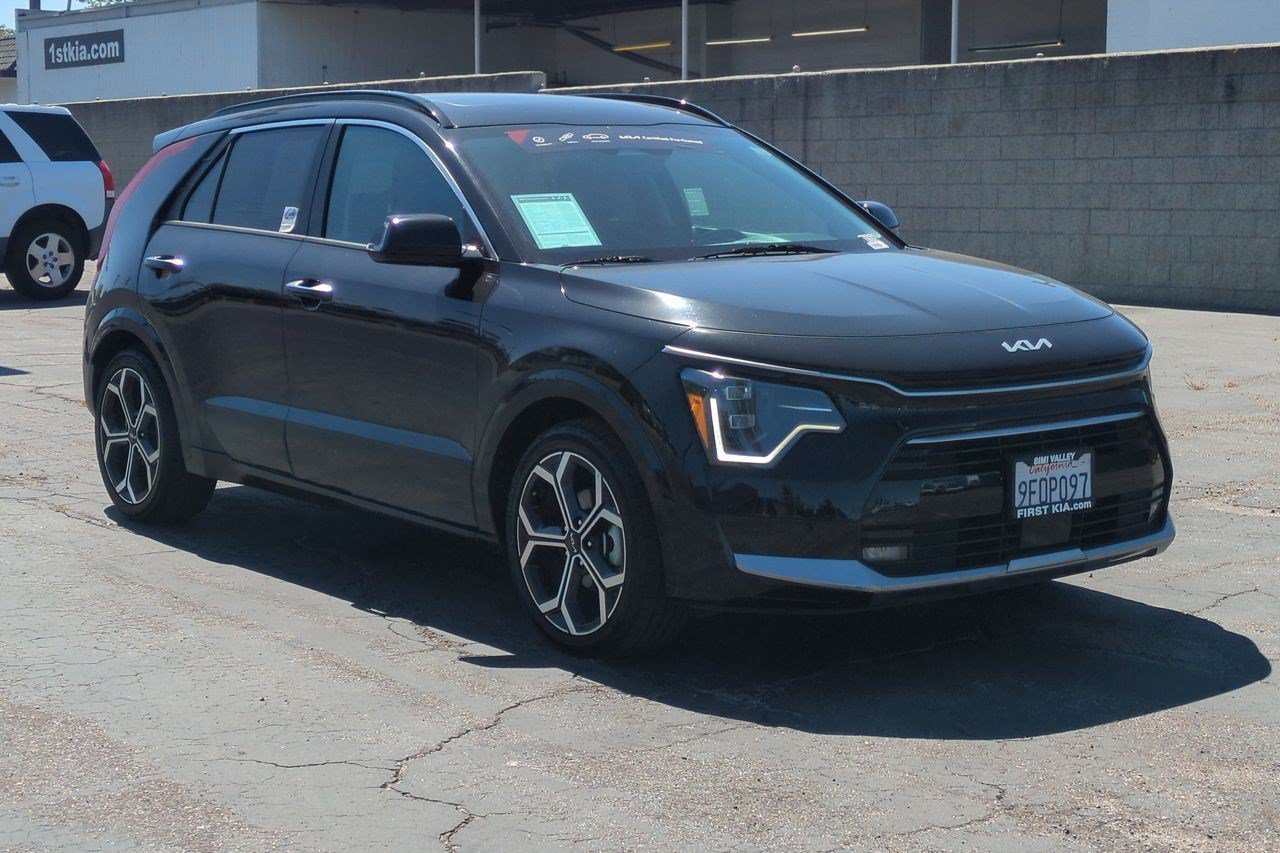 Certified 2023 Kia Niro SX Touring FWD image 3