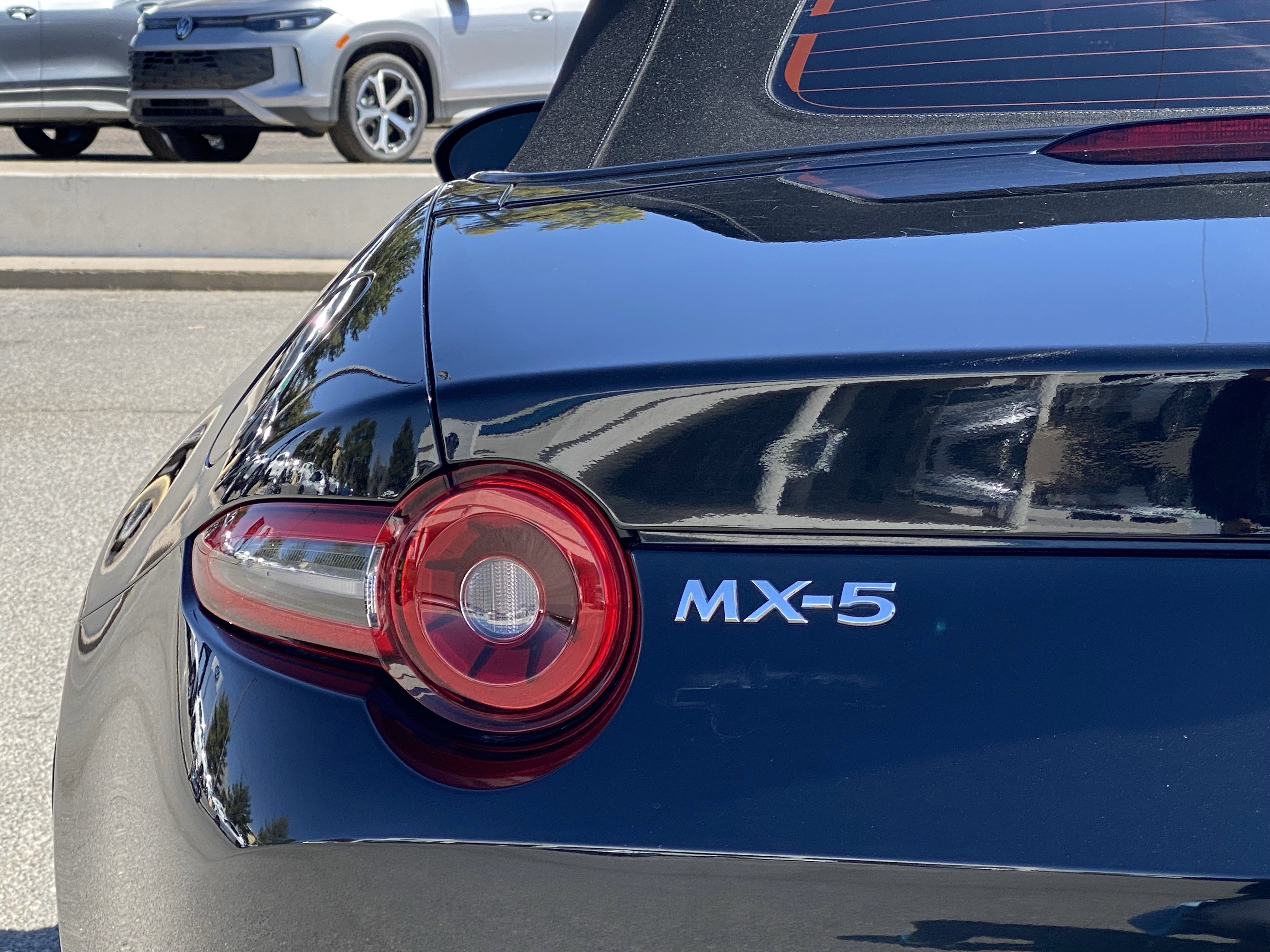 Used 2024 MAZDA MX-5 Miata Grand Touring w/ Weather Package image 18