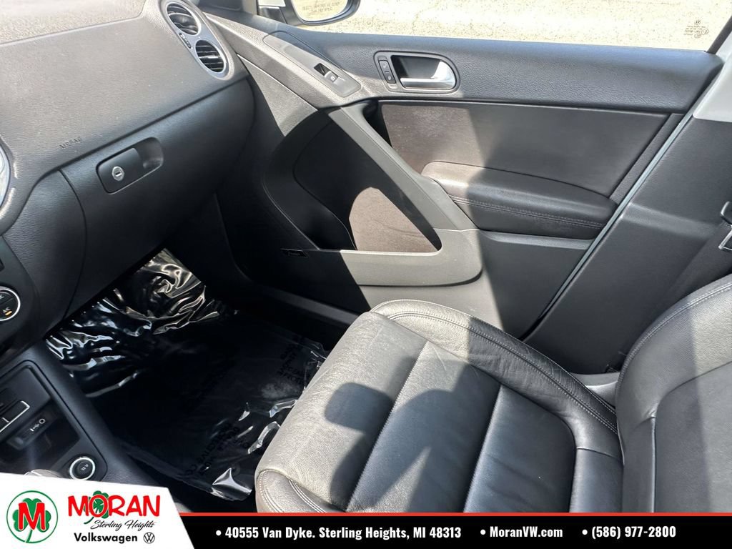 Used 2016 Volkswagen Tiguan SEL FWD image 34