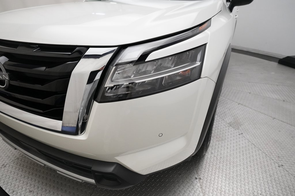 Certified 2024 Nissan Pathfinder SL image 23