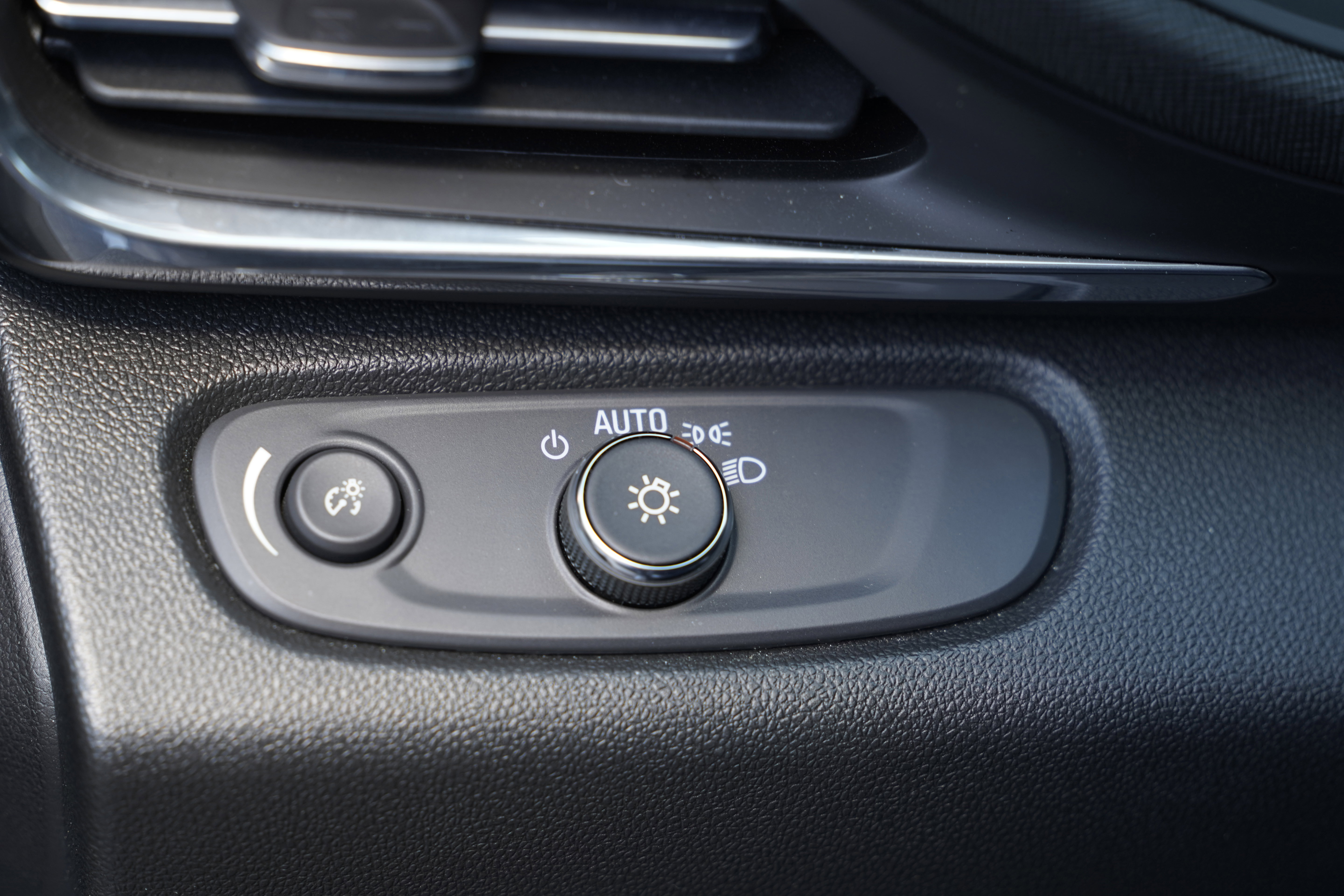 Used 2024 Buick Envista Preferred w/ Convenience I Package image 17