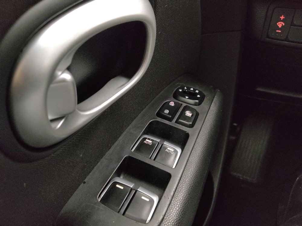 Used 2019 Kia Soul + image 27