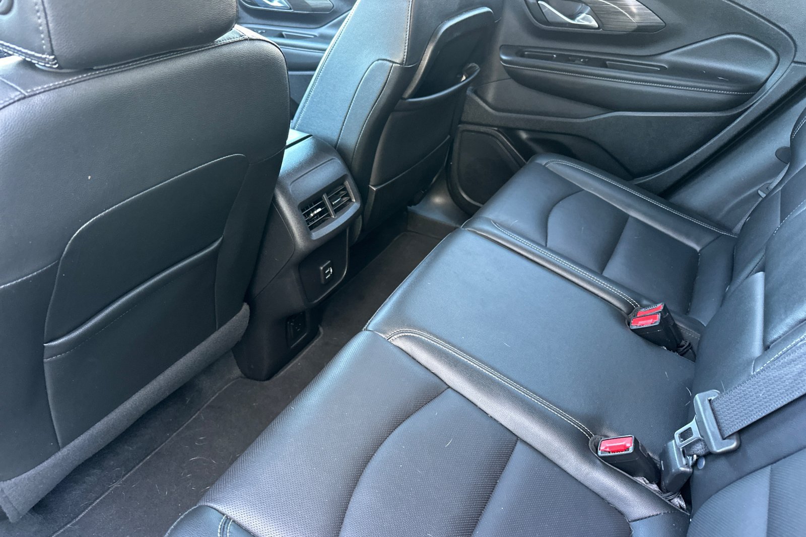 Used 2024 GMC Terrain SLT FWD image 14