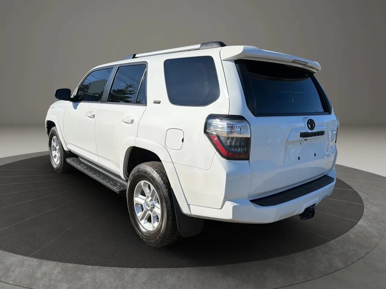 Used 2022 Toyota 4Runner SR5 AWD/4WD image 7
