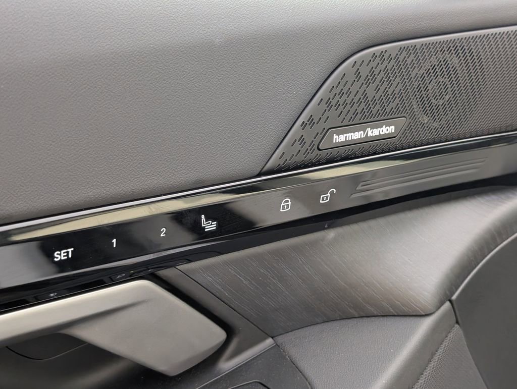 Used 2025 BMW 530i 530i image 16