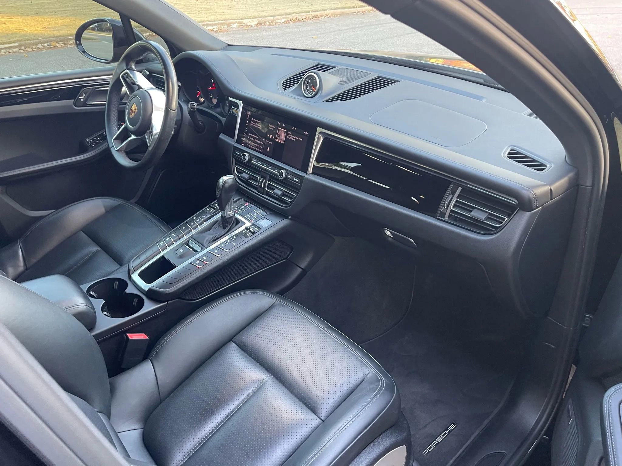 Used 2020 Porsche Macan image 14