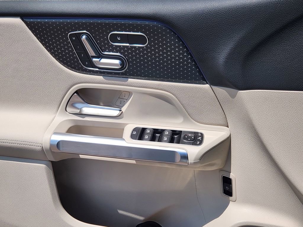 New 2025 Mercedes-Benz GLB 250 4MATIC image 22