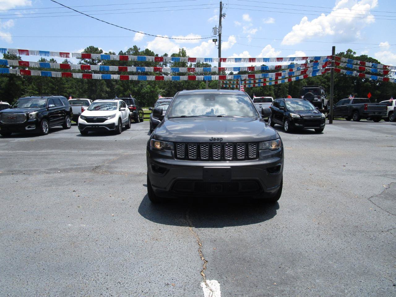 Used 2020 Jeep Grand Cherokee Altitude AWD/4WD image 7