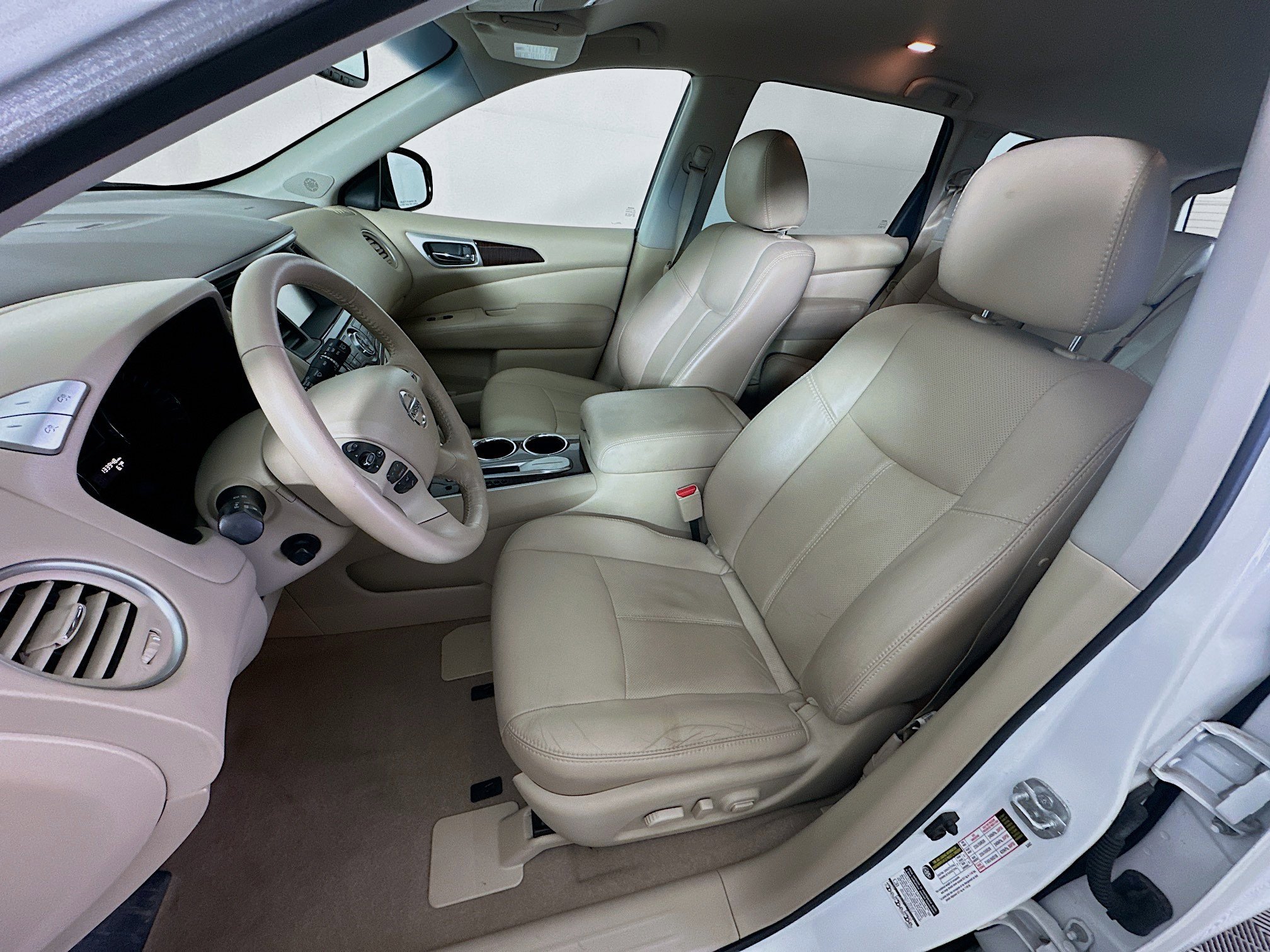 Used 2014 Nissan Pathfinder Platinum image 13