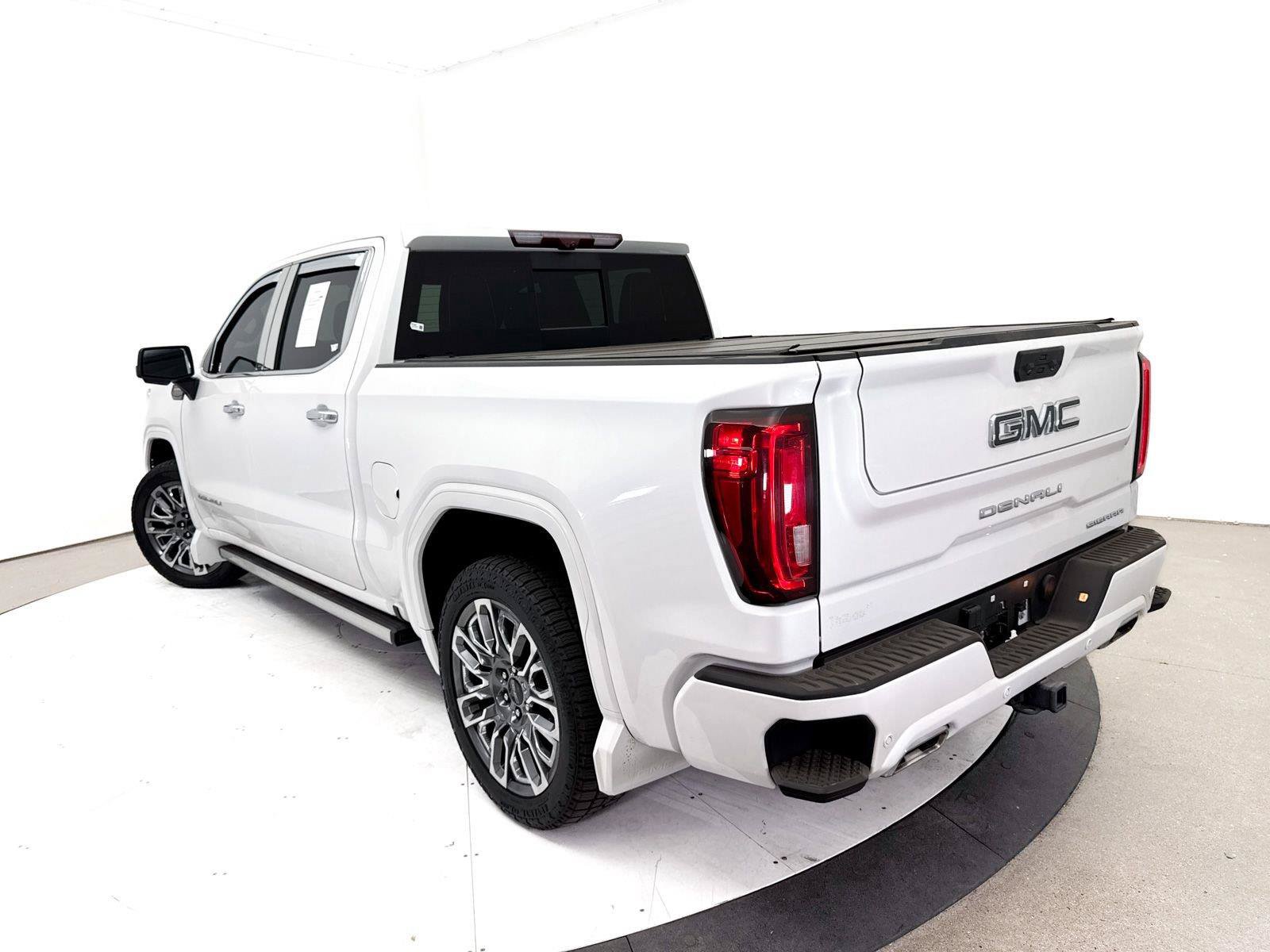 Used 2023 GMC Sierra 1500 Denali Ultimate AWD/4WD image 9