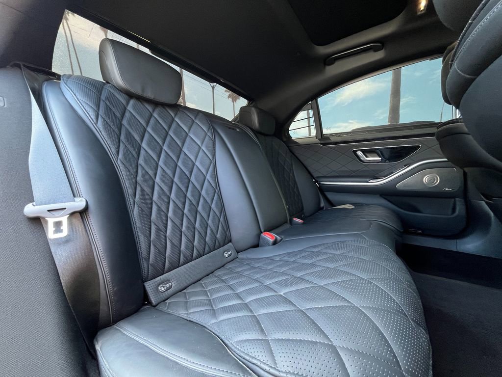 Used 2024 Mercedes-Benz S 580e 4MATIC Sedan image 19
