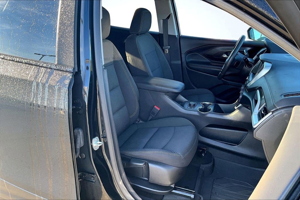 Used 2023 GMC Terrain SLE w/ Driver Convenience Package image 7