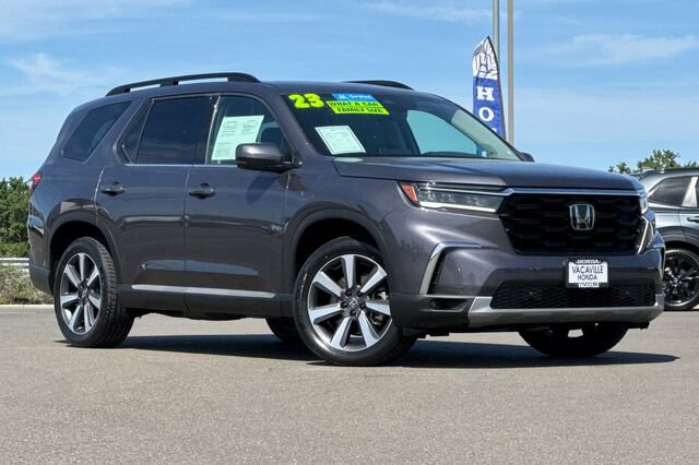 Certified 2023 Honda Pilot Touring image 2