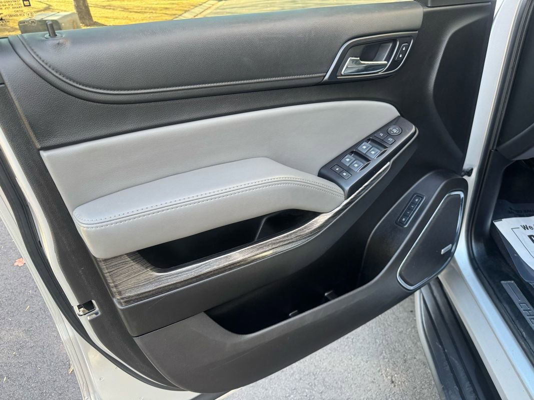Used 2020 Chevrolet Suburban LT image 20