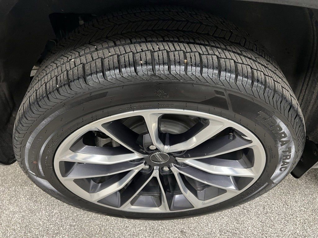 Used 2024 Jeep Wagoneer L Series II w/ Premium Group I image 21