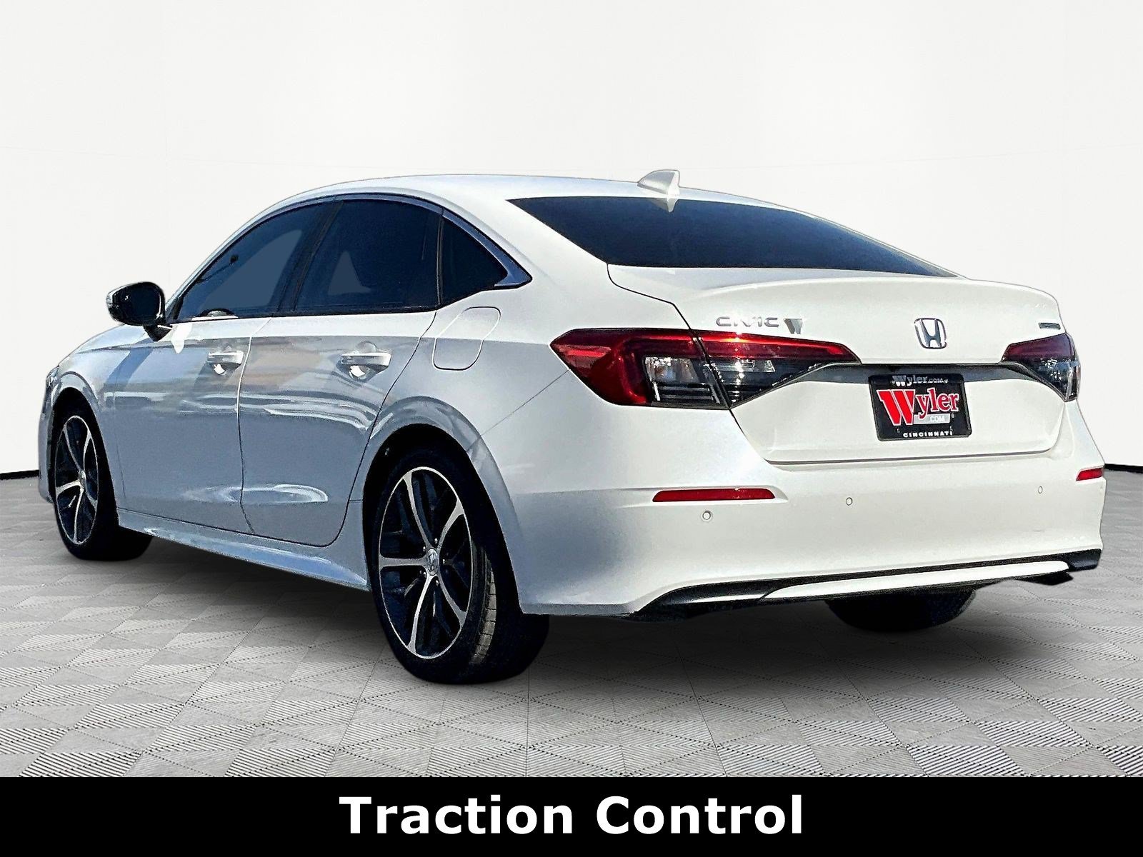 Used 2024 Honda Civic Touring image 4