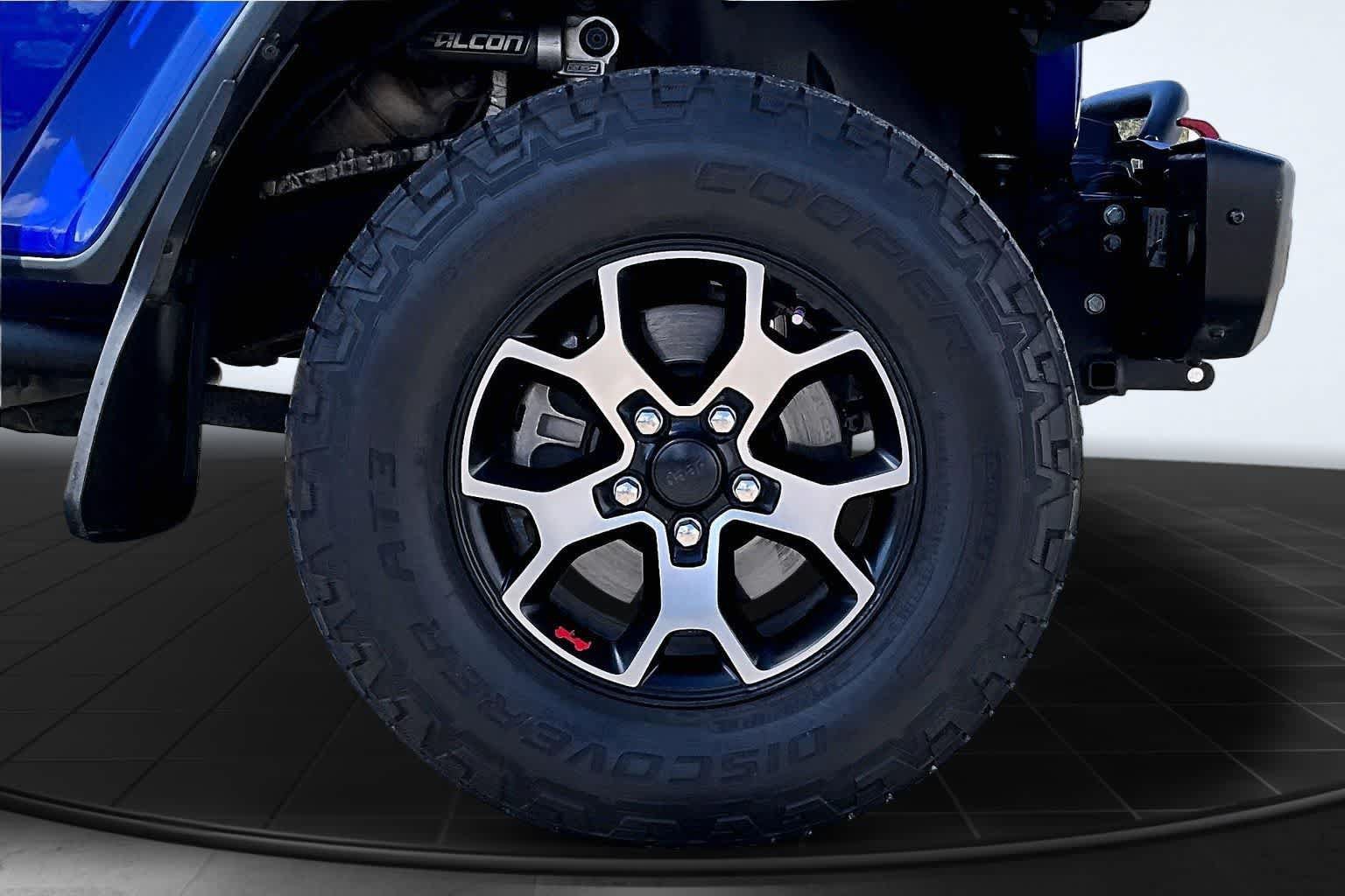 Used 2018 Jeep Wrangler Unlimited Rubicon AWD/4WD image 34