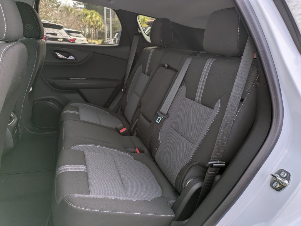 New 2025 Chevrolet Blazer LT w/ Midnight/Sport Edition FWD image 15