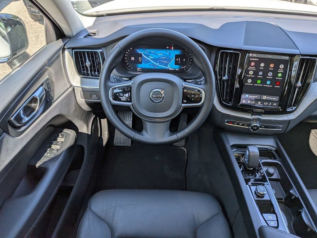 Certified 2025 Volvo XC60 B5 Plus AWD/4WD image 16