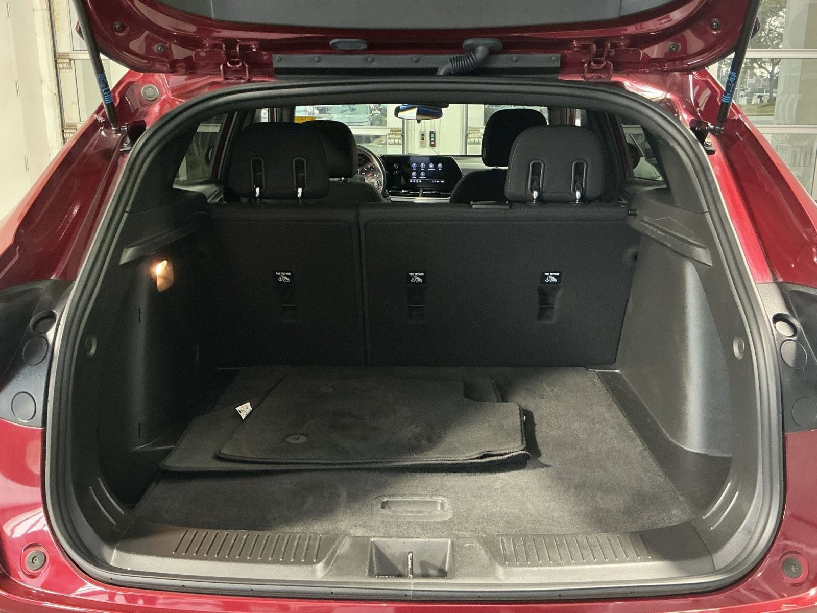 Used 2024 Chevrolet Trax RS FWD image 25