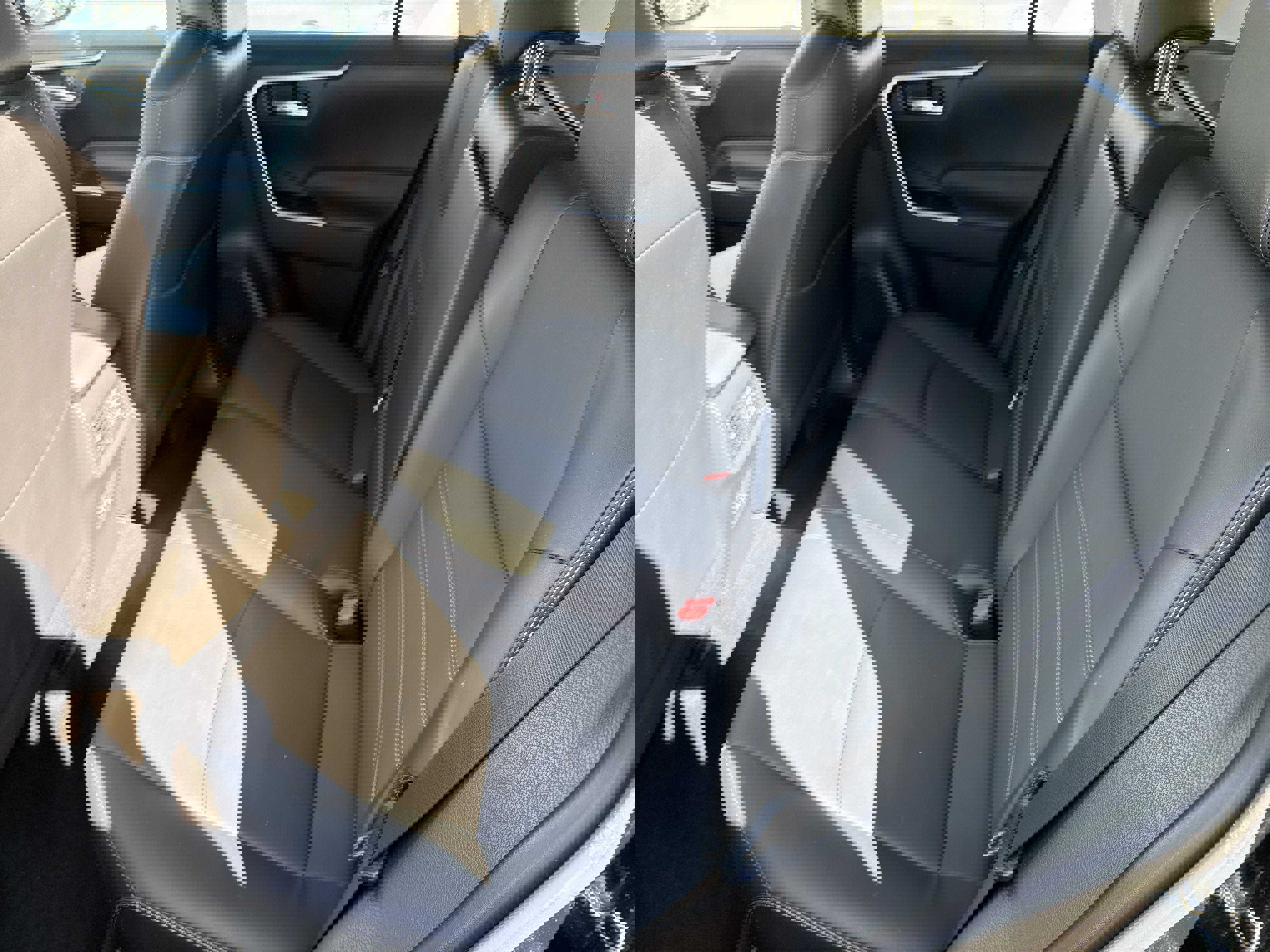 Used 2023 Toyota RAV4 XLE Premium image 23