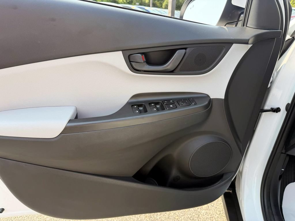 Certified 2023 Hyundai Kona SE AWD/4WD image 15
