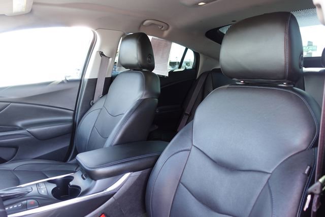 Used 2017 Chevrolet Volt Premier w/ Driver Confidence Package image 23