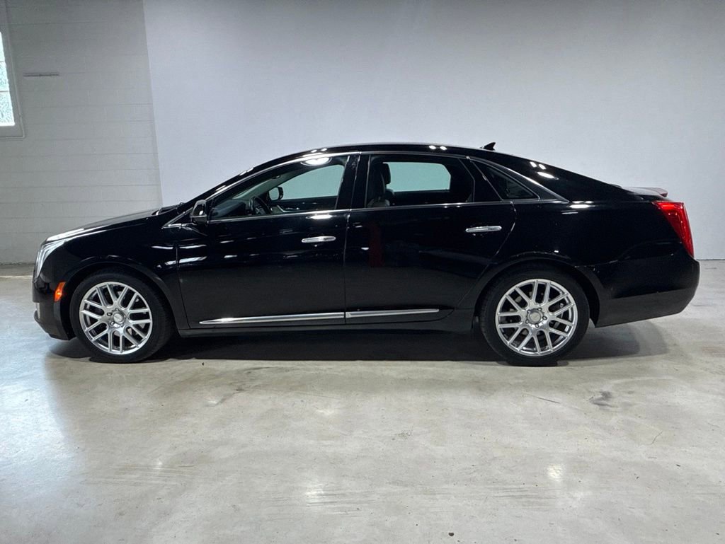 Used 2013 Cadillac XTS Luxury w/ Driver Awareness Package AWD/4WD image 4