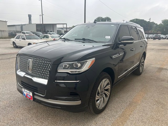 Used 2023 Lincoln Navigator Reserve RWD image 6