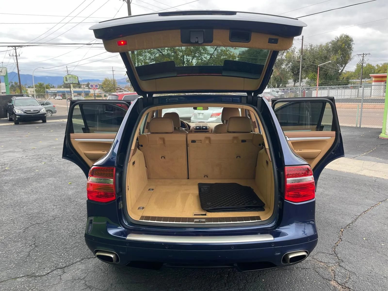 Used 2010 Porsche Cayenne AWD/4WD image 18
