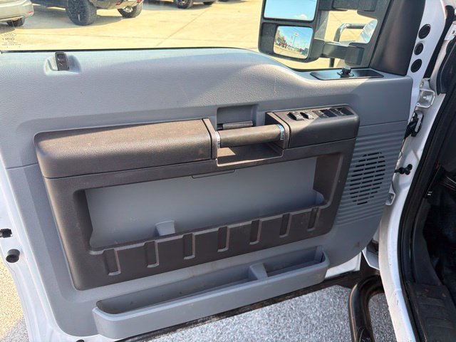 Used 2013 Ford F550 2WD Crew Cab Super Duty w/ Payload Upgrade Pkg image 7