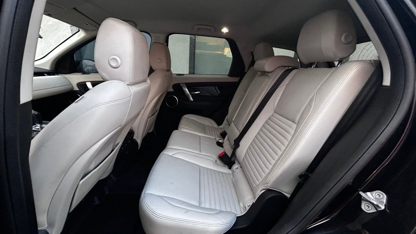 Used 2020 Land Rover Discovery Sport S image 12