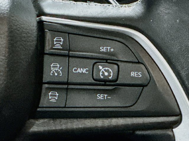 Used 2021 Jeep Grand Cherokee L Limited AWD/4WD image 10