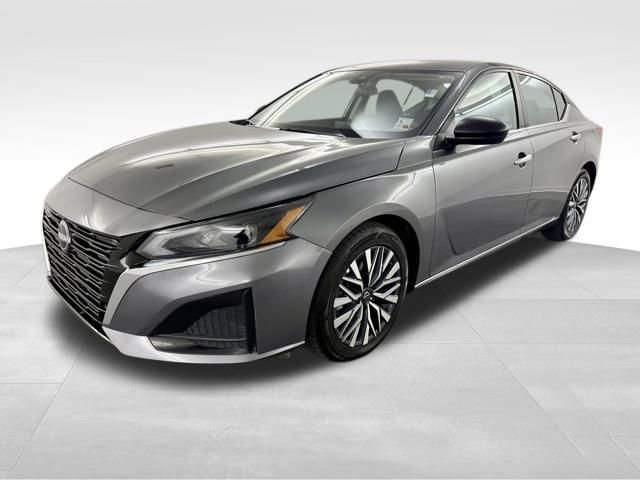 Used 2025 Nissan Altima 2.5 SV image 4